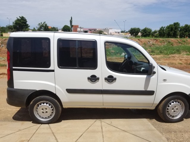 Venda Fiat Doblò impecável