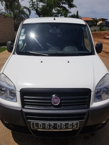 Venda Fiat Doblò impecável