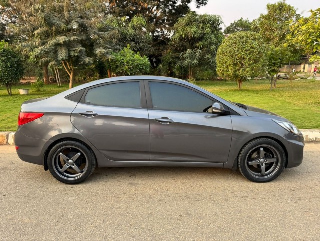 Venda HYUNDAI ACCENT
