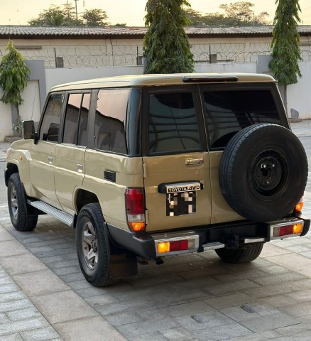 Venda TOYOTA LAND CRUISER HZ