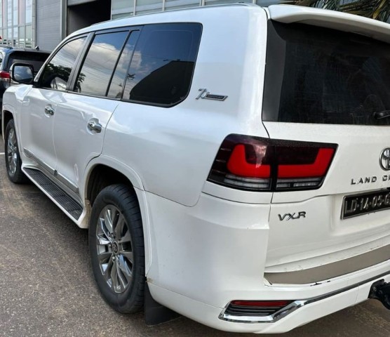 Venda TOYOTA LAND CRUISER VXR FULL ATUALIZADO
