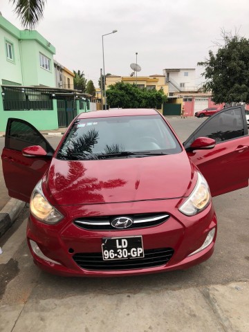 Venda HYUNDAI ACCENT LIMPO