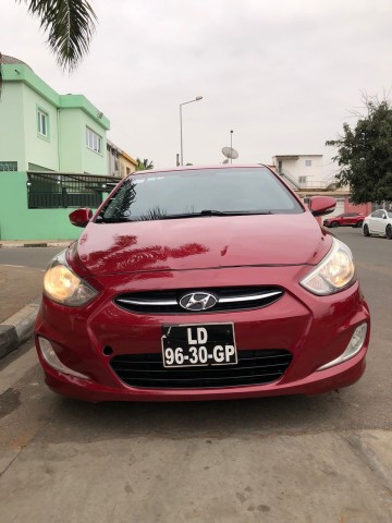 Venda HYUNDAI ACCENT LIMPO