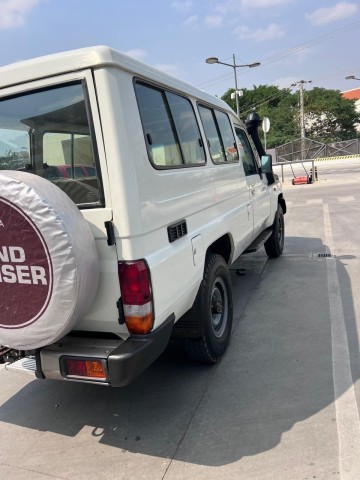 Venda TOYOTA LAND CRUISER HZ