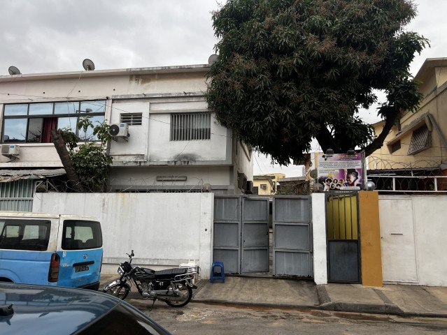 Venda Casa T3 na vila Alice largo do cesario verde 320milhoes negociáveis