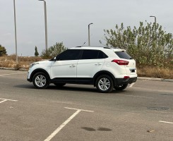 A venda HYUNDAI CRETA LIMPO