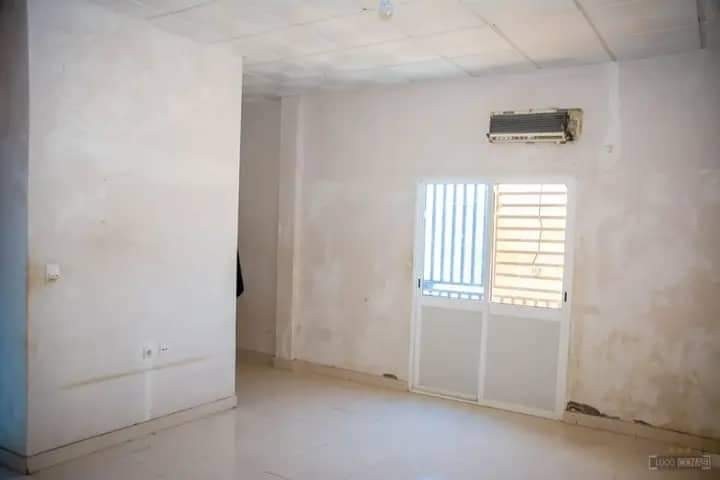 Venda Vende-se Uma casa T4