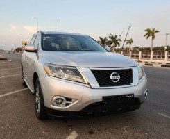 Comprar NISSAN PATHFINDER LIMPO
