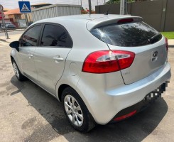 A venda Kia Rio Desportivo