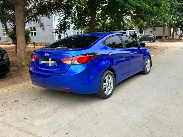 Venda Hyundai Elantra Limpo
