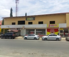 A venda VENDE - SE UM ESPAÇO COMERCIAL - Res do Chão e 1*andar