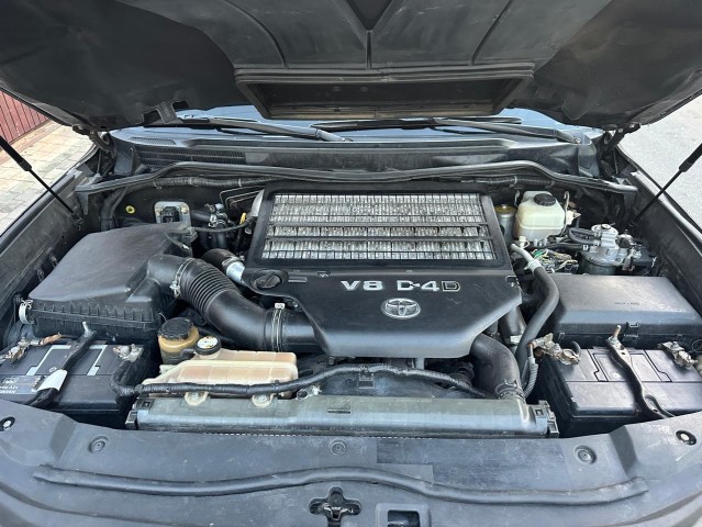 Venda TOYOTA LAND CRUISER VXR B