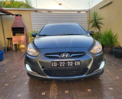 A venda HYUNDAY ACCENT LIMPO FULL OPTION
