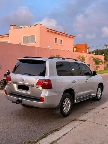 Venda TOYOTA LAND CRUISER VX V8