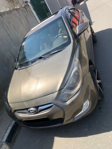 Venda HYUNDAI ACCENT FULL OPTION