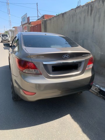 Venda HYUNDAI ACCENT FULL OPTION