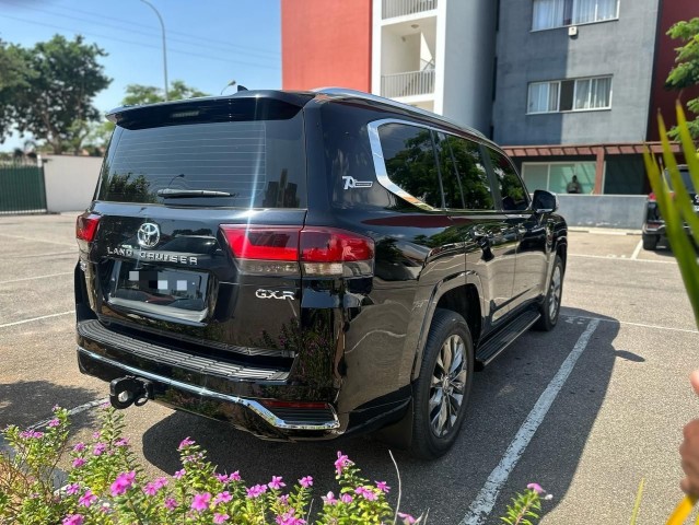 Venda TOYOTA LAND CRUISER LC300 GXR TWIN TURBO