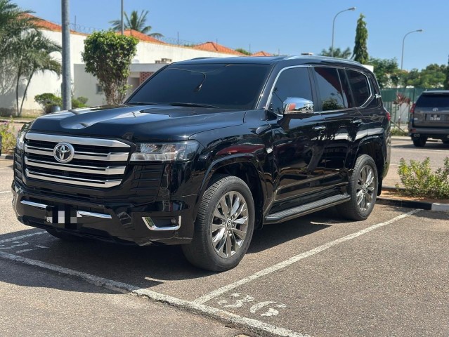 Venda TOYOTA LAND CRUISER LC300 GXR TWIN TURBO