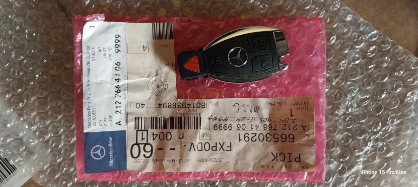 Venda Temos Chaves Originais para Mercedes-Benz e a codificação 9️⃣2️⃣9️⃣9️⃣7️⃣9️⃣7️⃣7️⃣0️⃣