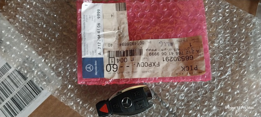 Venda Temos Chaves Originais para Mercedes-Benz e a codificação 9️⃣2️⃣9️⃣9️⃣7️⃣9️⃣7️⃣7️⃣0️⃣