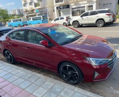 A venda Hyundai Elantra Semi Novo