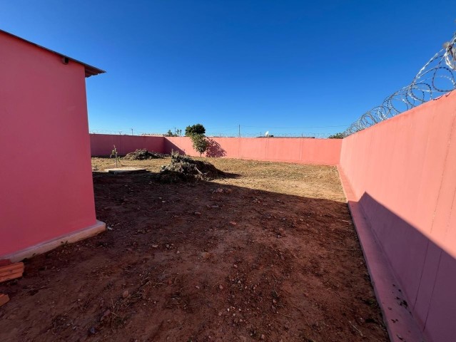 Venda Vende-se vivenda no Lubango nova Urbanização da Eiwa