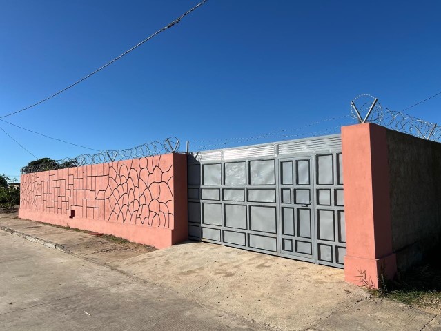 Venda Vende-se vivenda no Lubango nova Urbanização da Eiwa