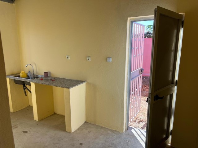 Venda Vende-se vivenda no Lubango nova Urbanização da Eiwa