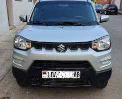 A venda Suzuki Spresso semi-novo