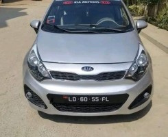A venda Kia Rio a venda