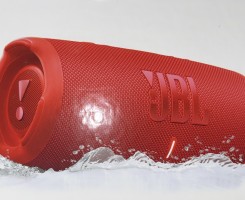 A venda JBL CHARGE 5
