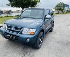 A venda Mitsubishi Pajero desportivo limpo