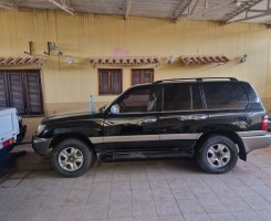 A venda LAND CRUISER 2003