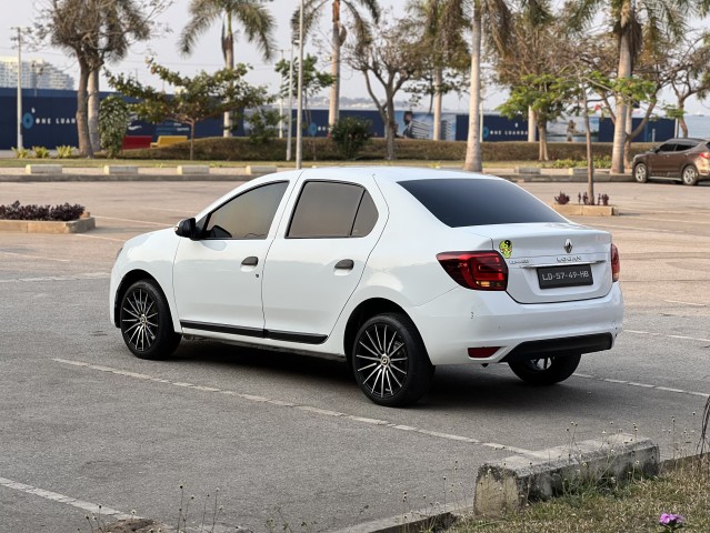 Venda Renault logan 2022 impecável