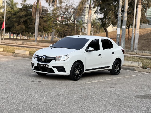 Venda Renault logan 2022 impecável