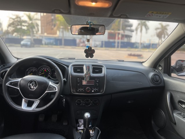 Venda Renault logan 2022 impecável