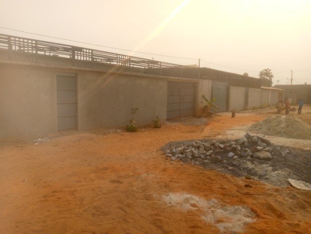 Venda Casas inacabadas projecto fechado