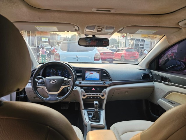 Venda HYUNDAI ELANTRA FULL OPTION 2018