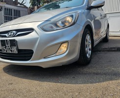 A venda HYUNDAI ACCENT LIMPO
