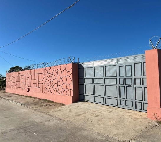 Venda Vende-se esta casa no Lubango nova urbanização da Eiwa