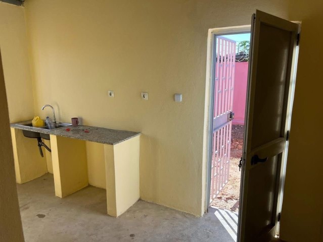 Venda Vende-se esta casa no Lubango nova urbanização da Eiwa
