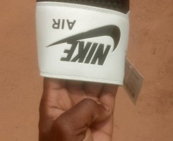 A venda Chinelo nike