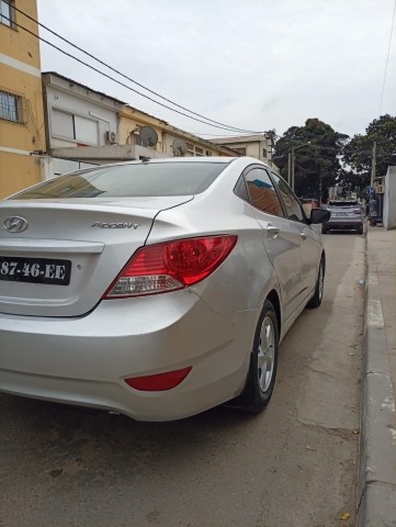Venda HYUNDAI ACCENT LIMPO