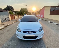 A venda HYUNDAI ACCENT FULL OPTION LIMPO