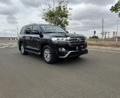 A venda TOYOTA LAND CRUISER GXR FULL OPTION 2018
