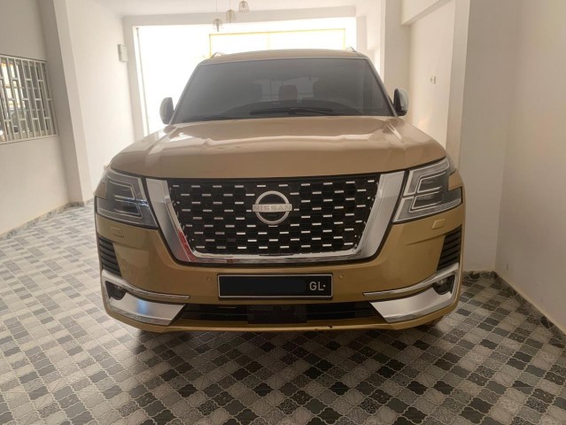 Venda NISSAN PATROL PLATINUM FULL OPTION