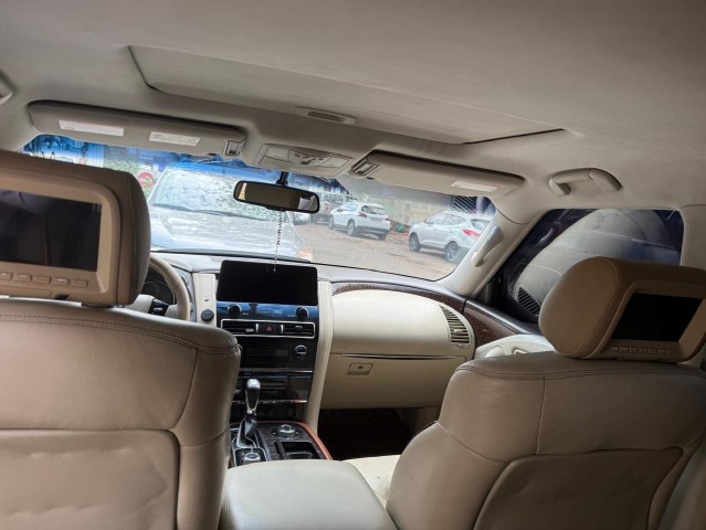 Venda NISSAN PATROL PLATINUM FULL OPTION