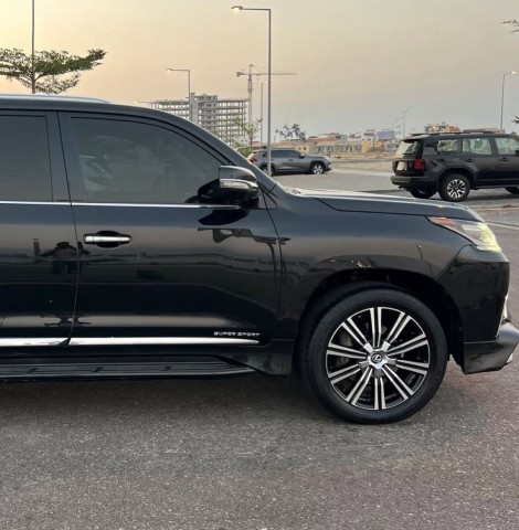 Venda LEXUS 570 SUPER SPORT PLUS V8 5.7