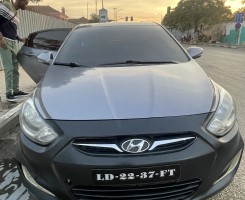 A venda Vendo o meu Hyundai Accent 2014