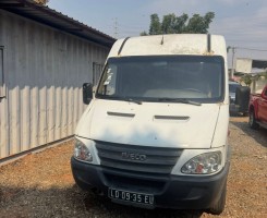 A venda Vendo Iveco Limpa
